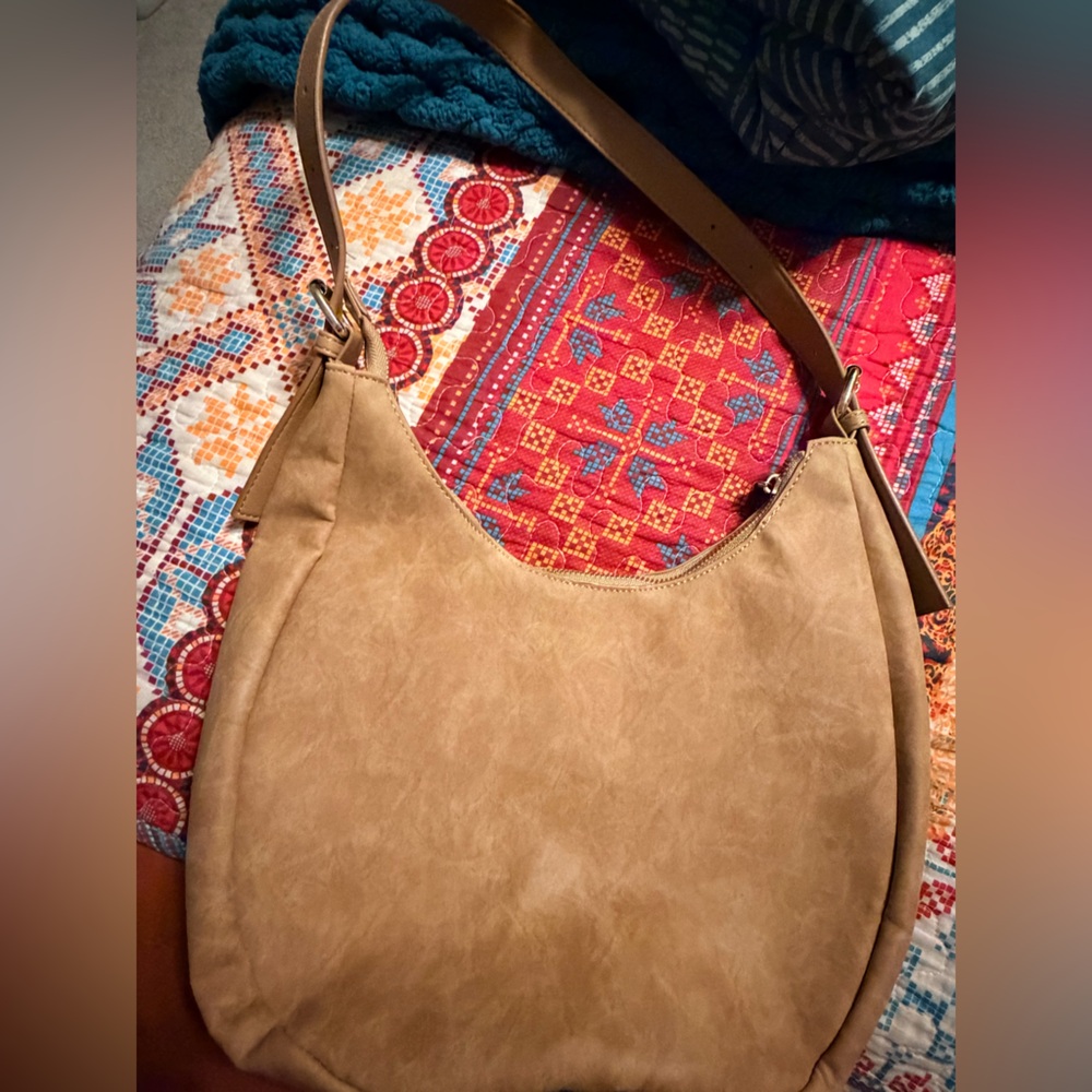 Elegant Tan Shoulder Bag